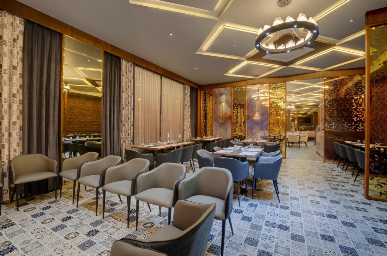 Hotel Diamond 26 สุรัต ภายนอก รูปภาพ