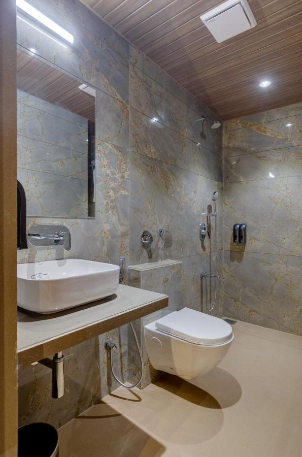Hotel Diamond 26 สุรัต ภายนอก รูปภาพ