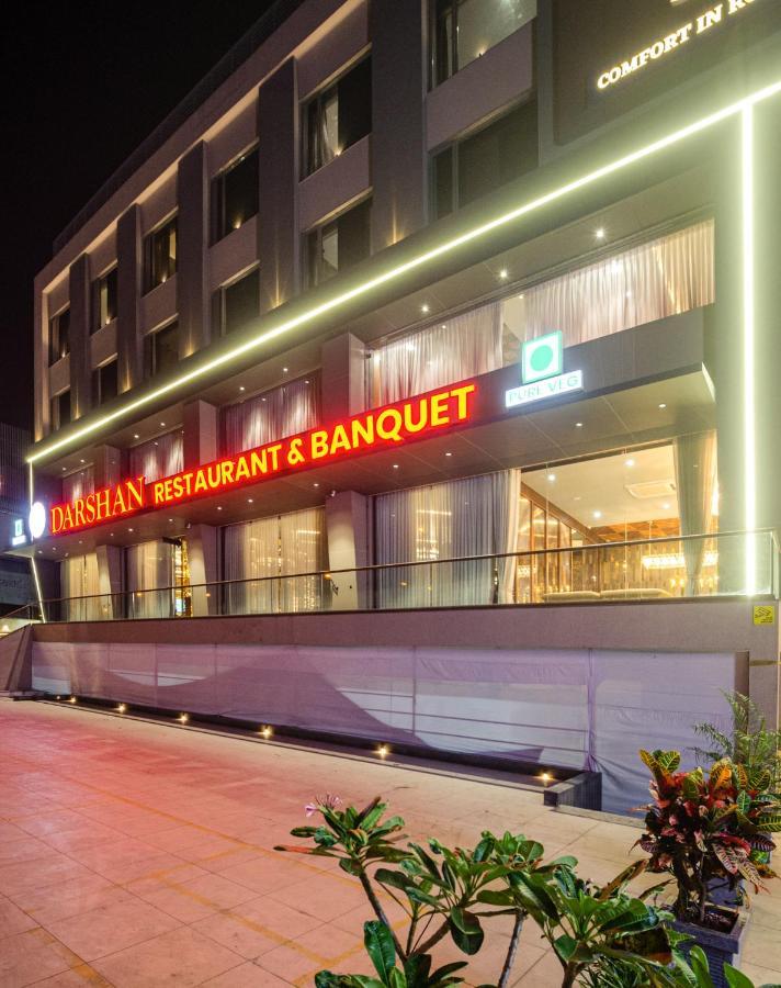 Hotel Diamond 26 สุรัต ภายนอก รูปภาพ