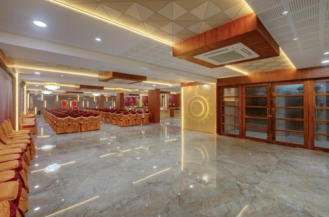 Hotel Diamond 26 สุรัต ภายนอก รูปภาพ