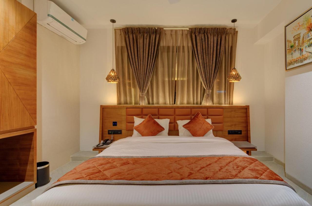 Hotel Diamond 26 สุรัต ภายนอก รูปภาพ