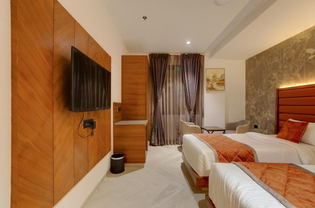 Hotel Diamond 26 สุรัต ภายนอก รูปภาพ