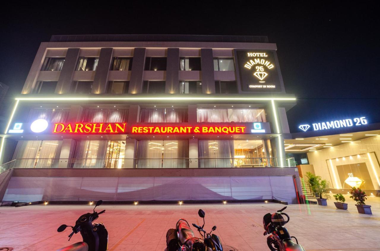Hotel Diamond 26 สุรัต ภายนอก รูปภาพ